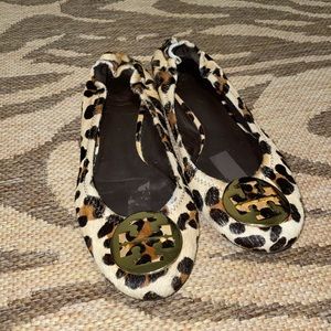 Tory Burch Reva leopard calf hair flats size 9.5